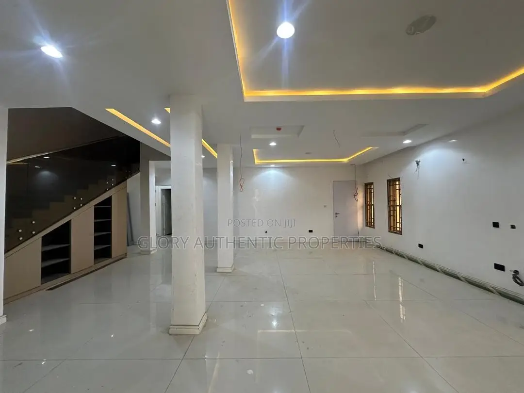 6bdrm Duplex in Guzape for sale in Guzape District