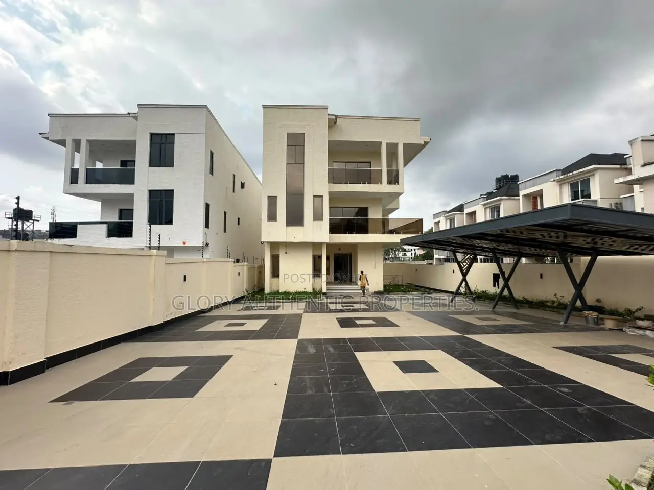 6bdrm Duplex in Guzape for sale in Guzape District