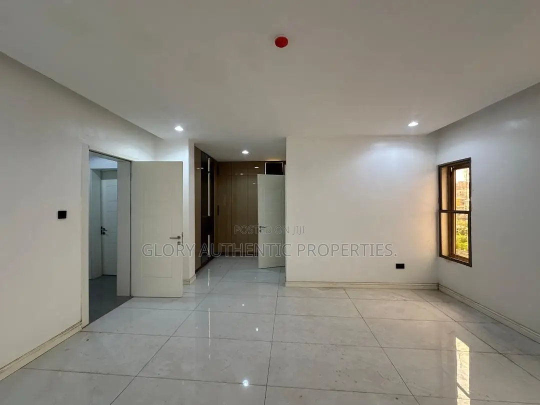 6bdrm Duplex in Guzape for sale in Guzape District