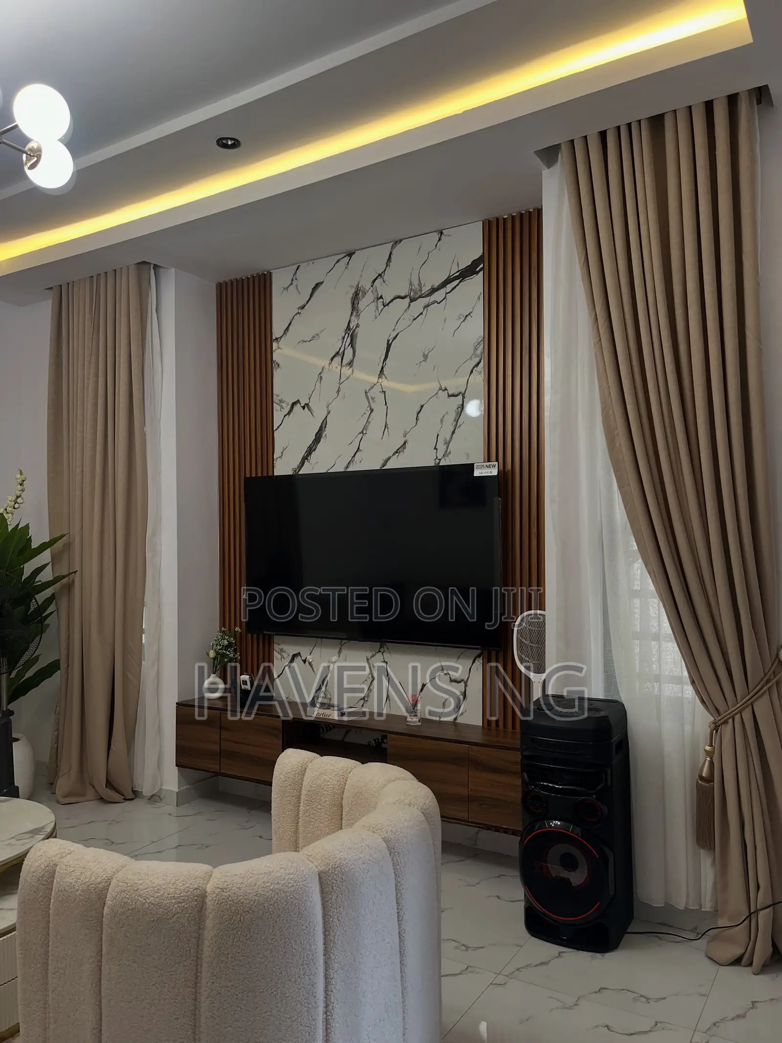 3-Bedroom Apartment With Swimming Pool in Jericho