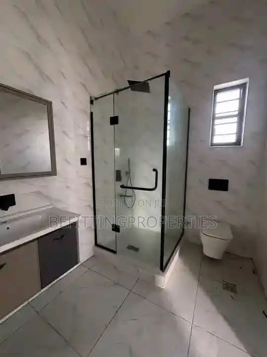 5bdrm Duplex in Parkview Estate for sale in Parkview Estate
