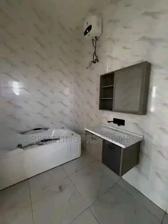 5bdrm Duplex in Parkview Estate for sale in Parkview Estate