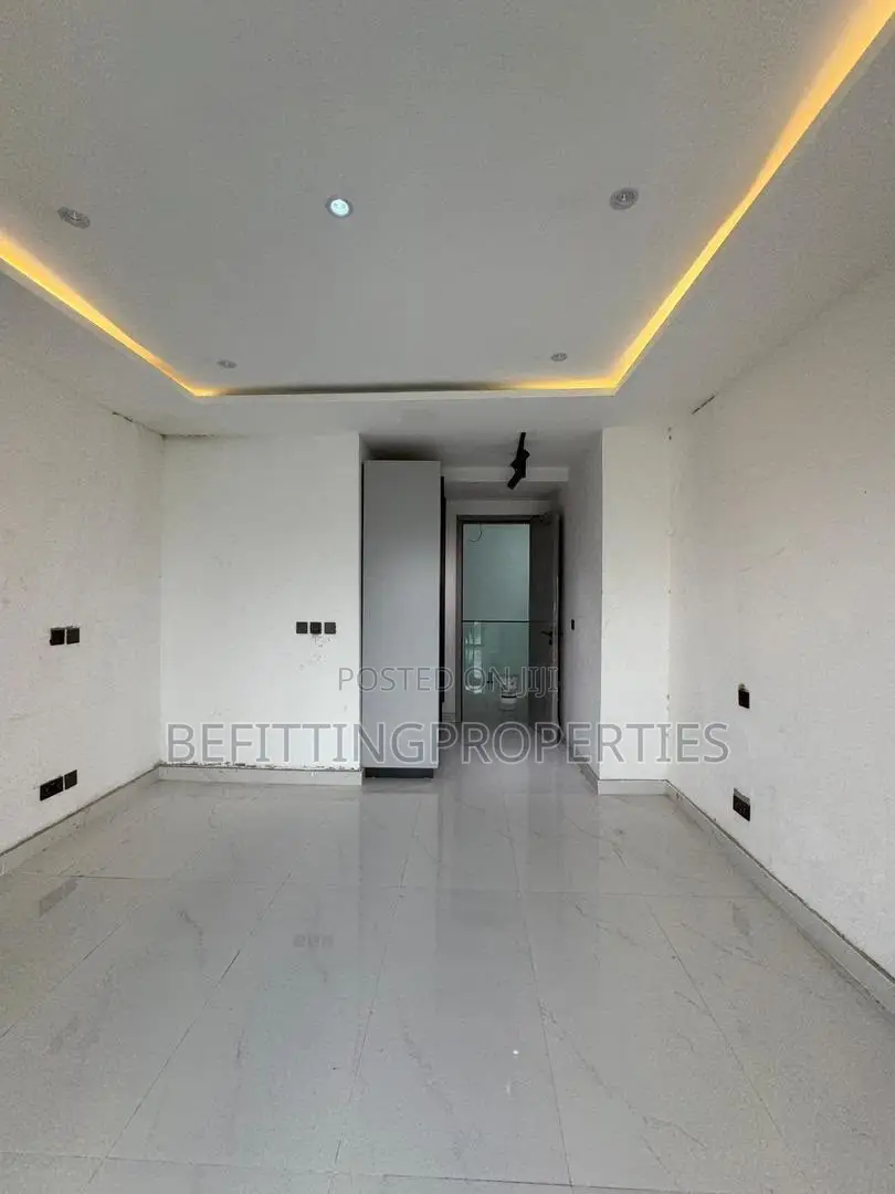 5bdrm Duplex in Parkview Estate for sale in Parkview Estate