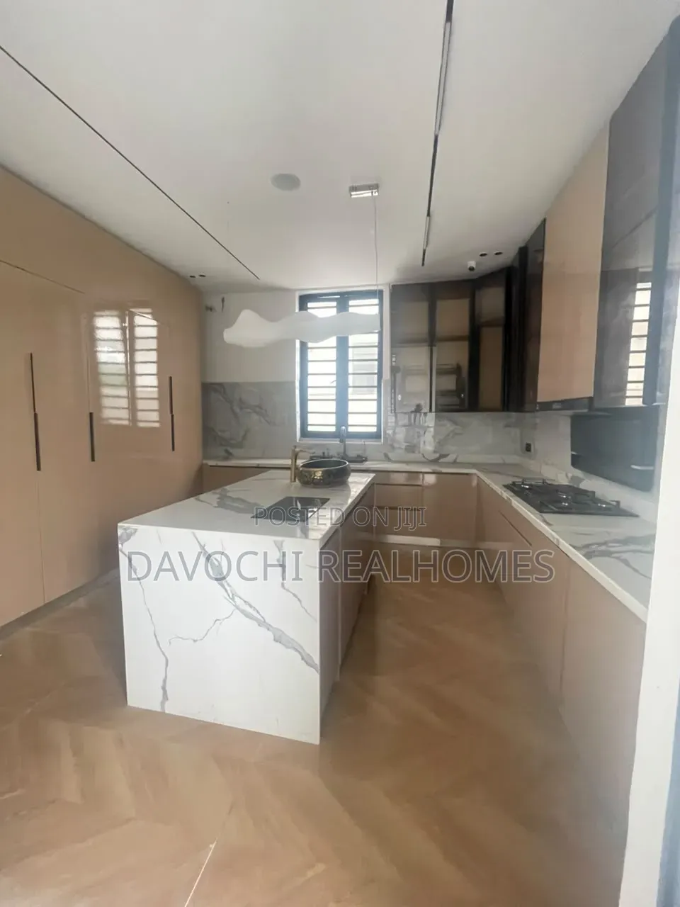 5bdrm Duplex in Lekki Phase 1 for sale in Lekki Phase 1