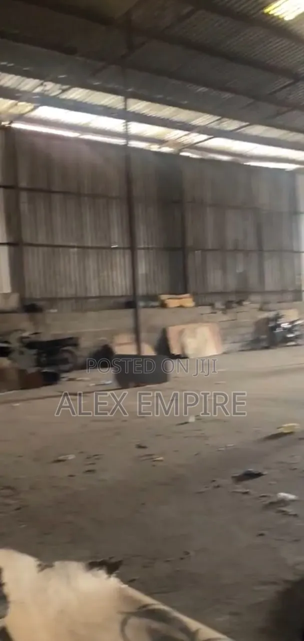 Warehouse for Lease in Mile 2 in Mile 2