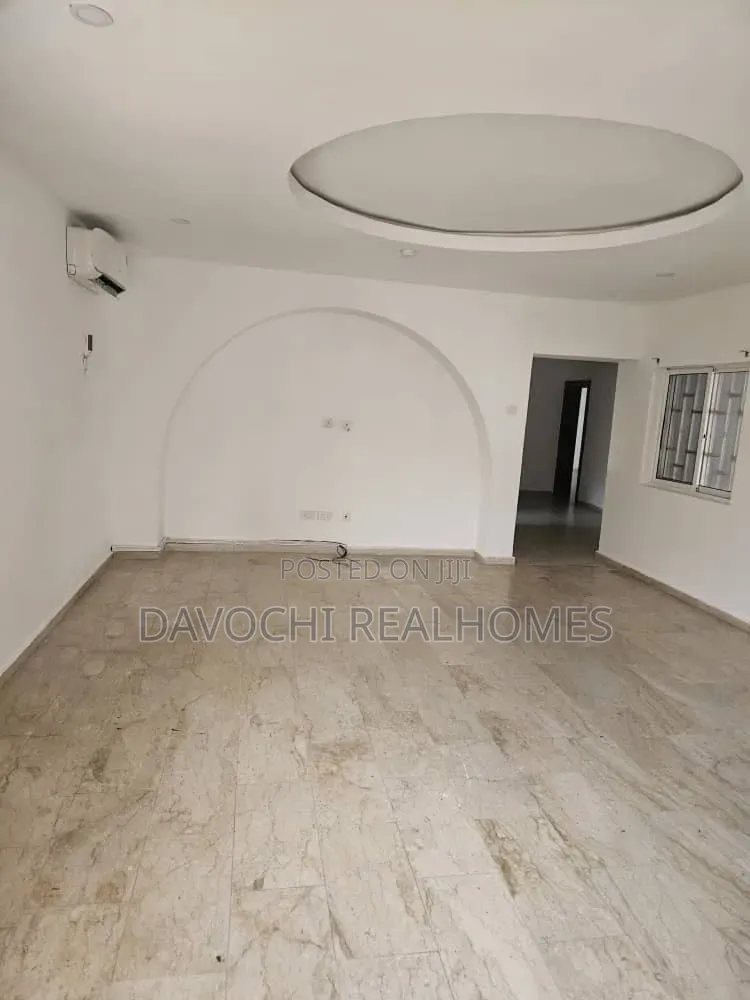 2bdrm Apartment in Ligali Ayorinde for rent in Ligali Ayorinde