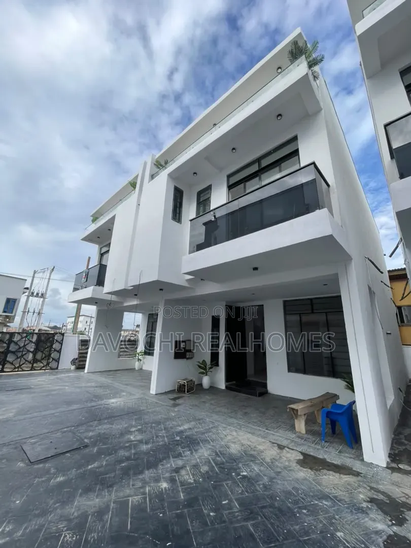 3bdrm Duplex in Ikota for sale in Ikota