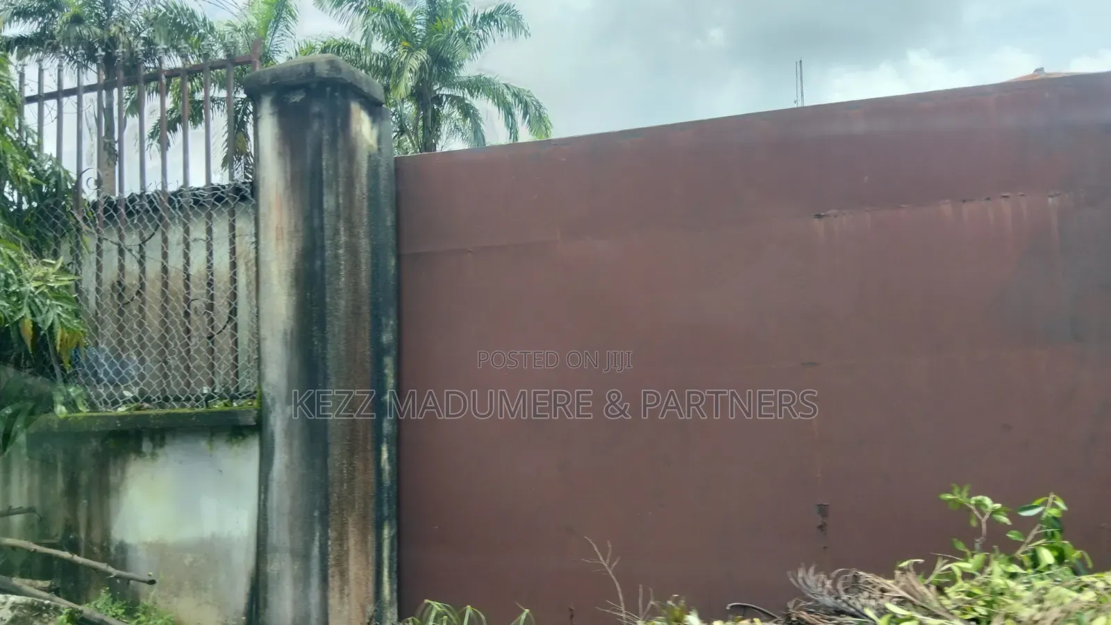 For Sale : Non Functional Hotel at Old Gra Port Harcourt in Old GRA