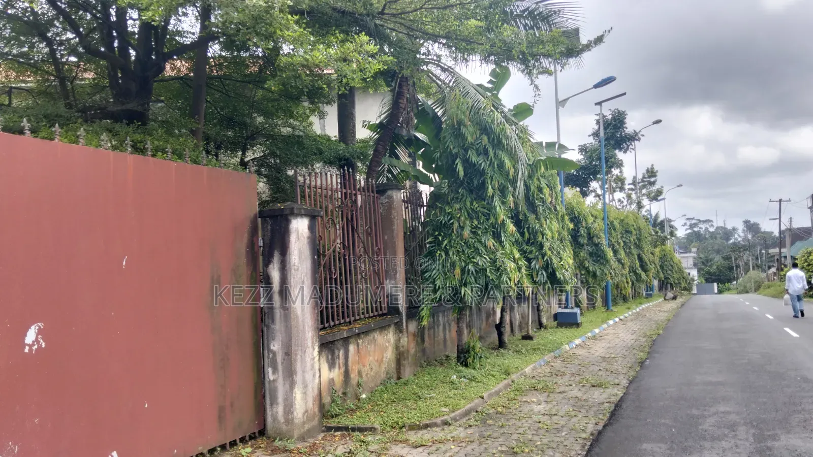 For Sale : Non Functional Hotel at Old Gra Port Harcourt in Old GRA