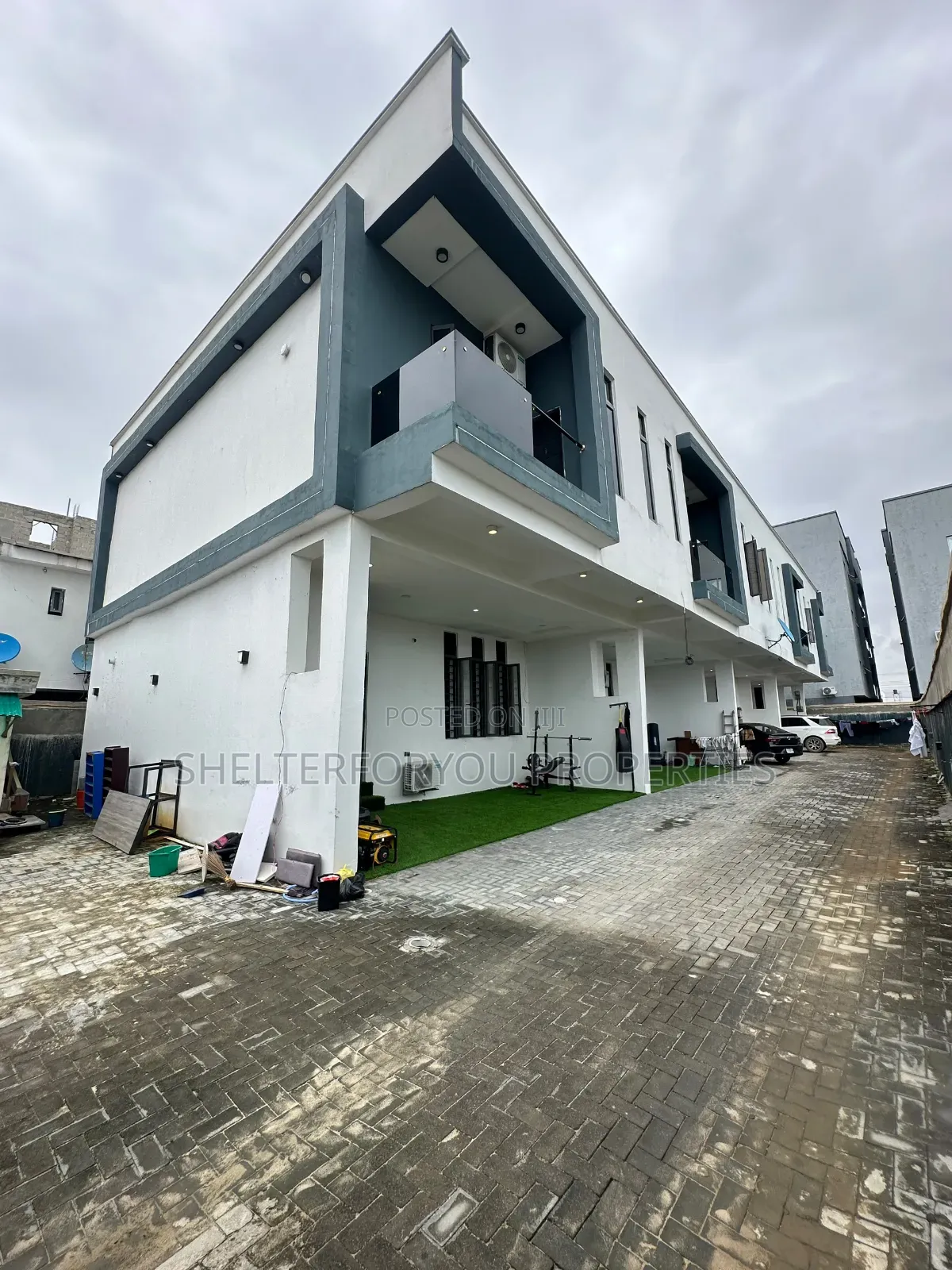 4bdrm Duplex in Lekki Expressway for sale in Lekki Expressway