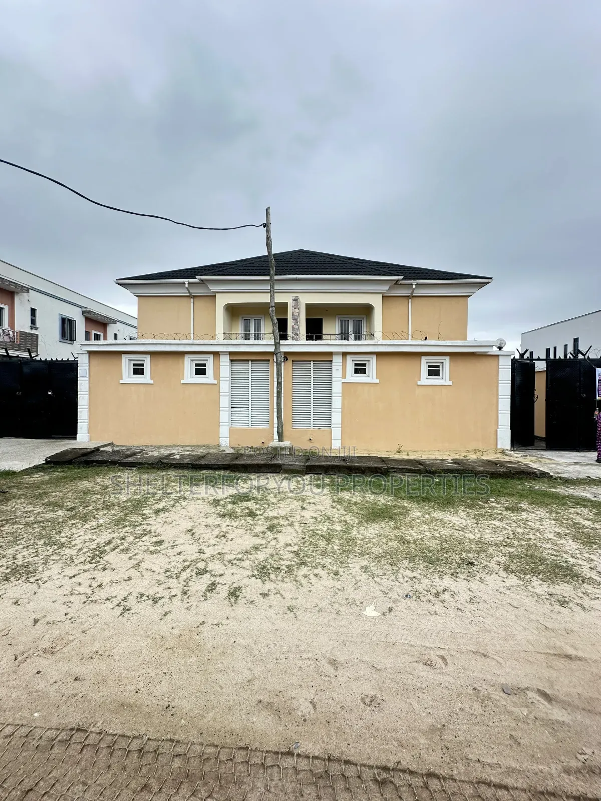 4bdrm Duplex in Lekki Expressway for sale in Lekki Expressway