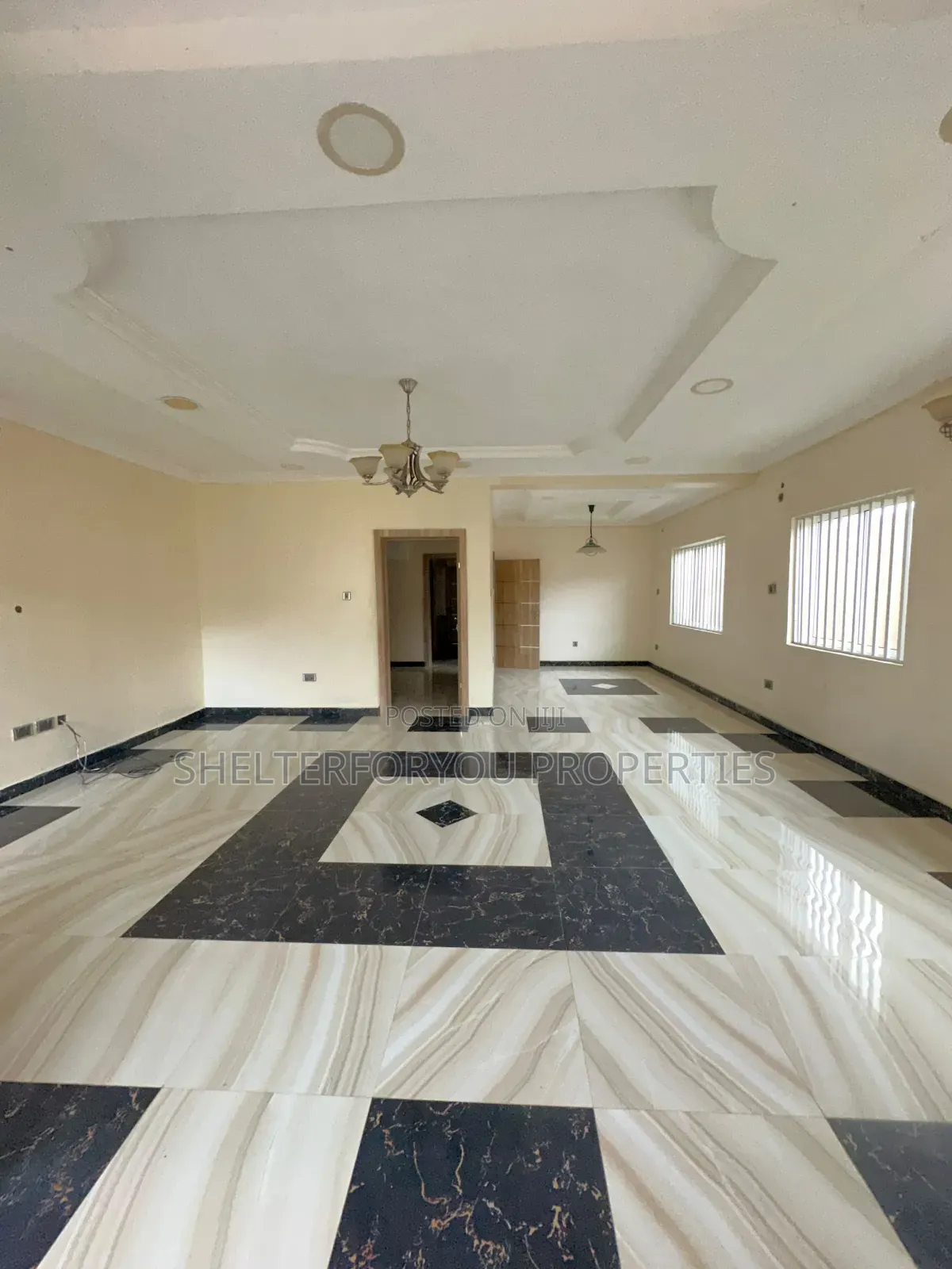 4bdrm Duplex in Lekki Expressway for sale in Lekki Expressway