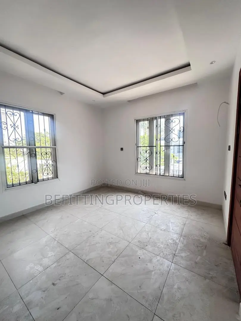 4bdrm Maisonette in Victoria Island for sale in Victoria Island