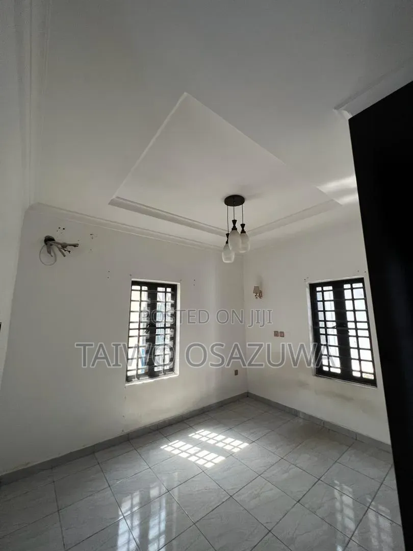 1bdrm Apartment in Victoria Crest 3, Lekki Expressway for rent in Lekki Expressway