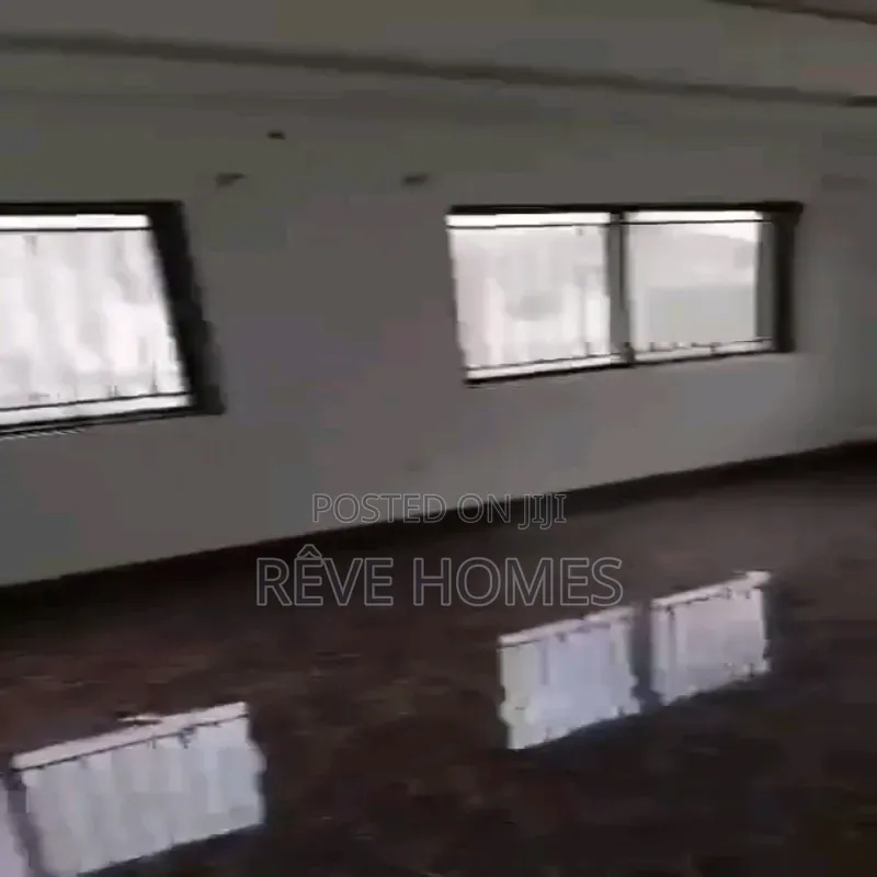 3bdrm Block of Flats in Soluyi for rent in Soluyi