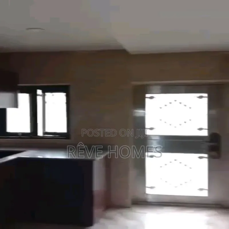 3bdrm Block of Flats in Soluyi for rent in Soluyi