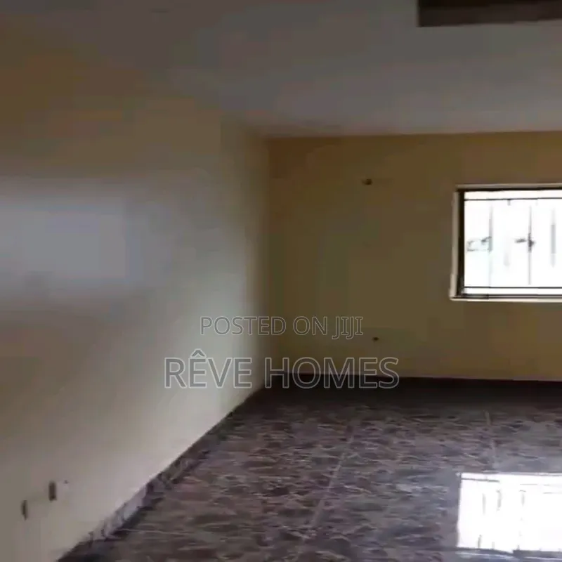 3bdrm Block of Flats in Soluyi for rent in Soluyi