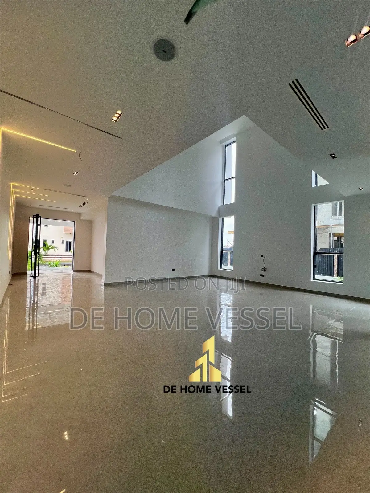 5bdrm Duplex in Ikate for sale in Ikate
