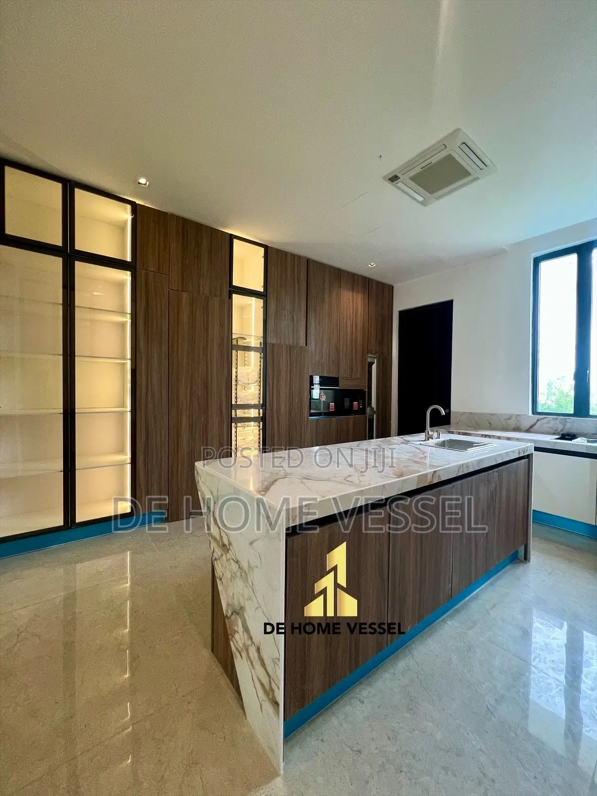5bdrm Duplex in Ikate for sale in Ikate