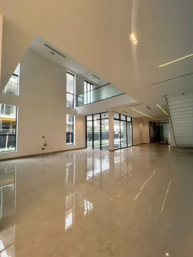 5bdrm Duplex in Ikate for sale in Ikate
