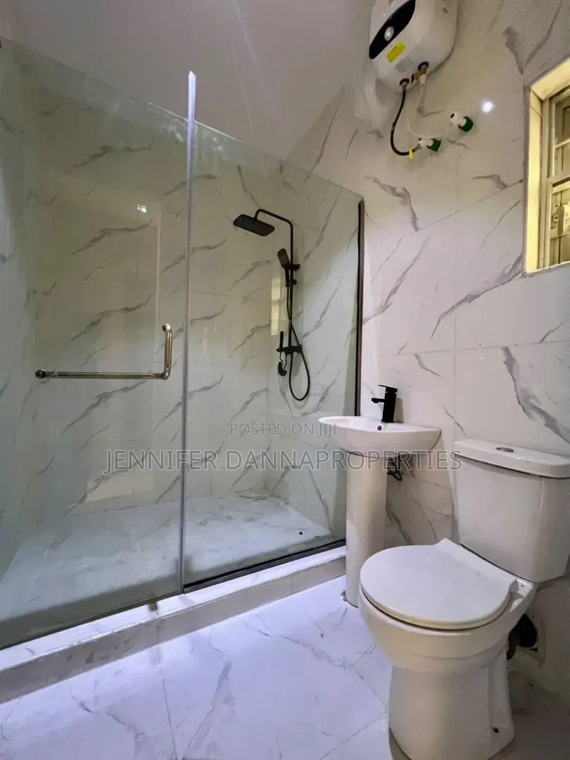 4bdrm Duplex in Ikota for sale in Ikota