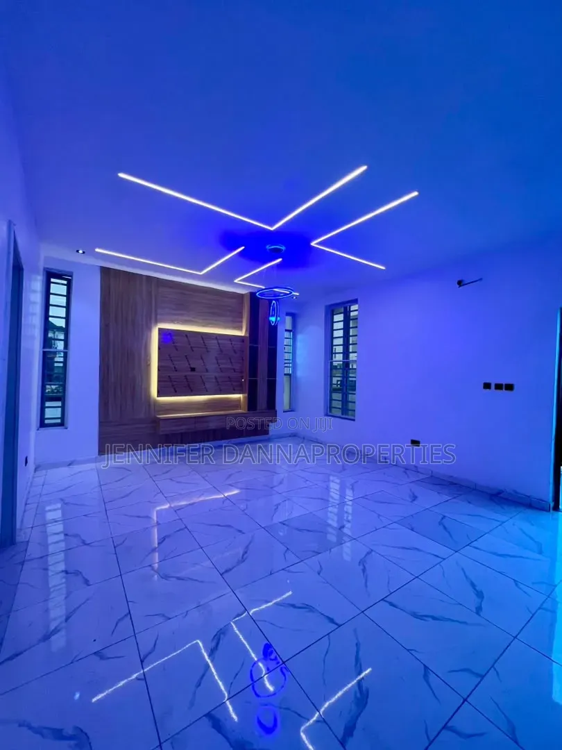 4bdrm Duplex in Ikota for sale in Ikota