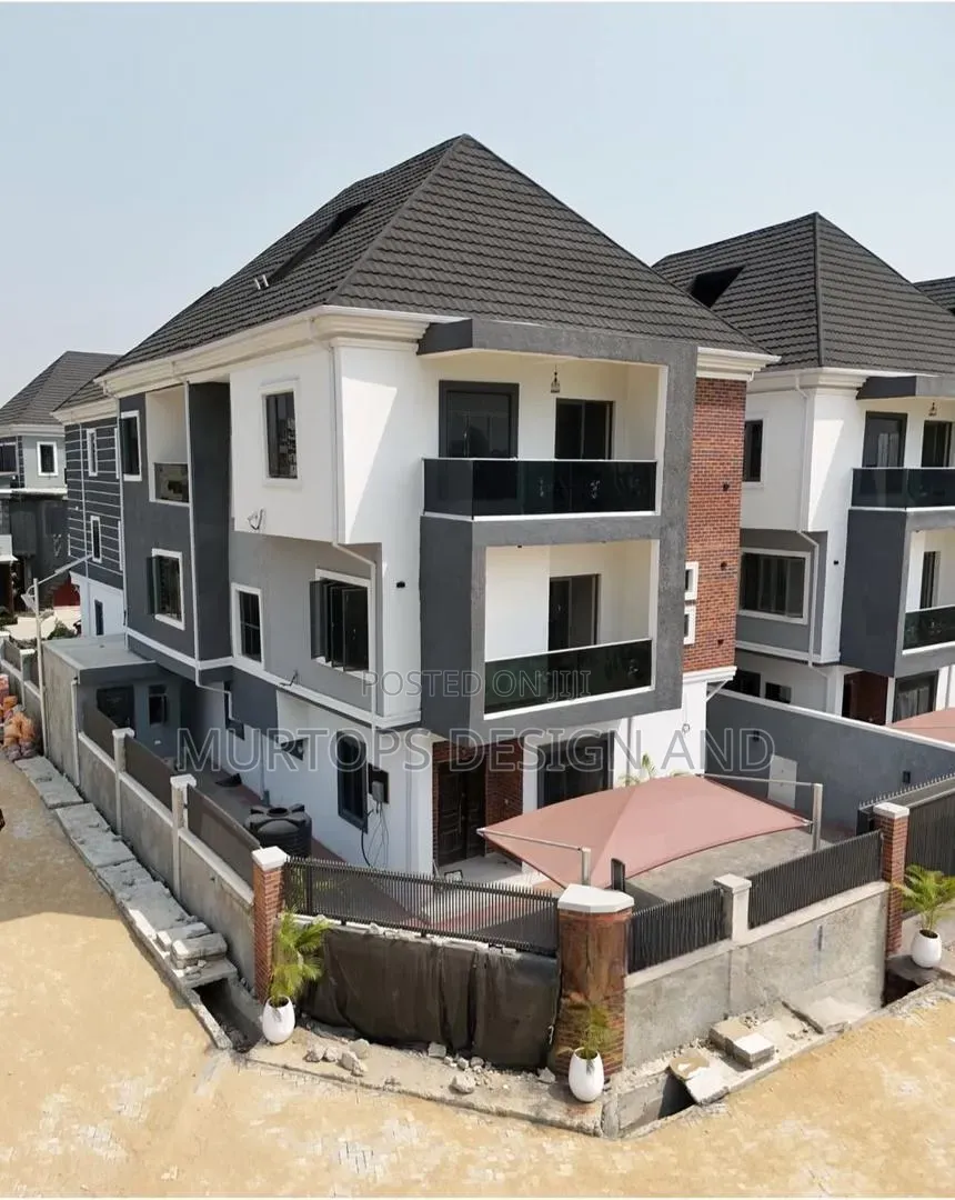 5bdrm Duplex in Lekki Phase 1 for sale in Lekki Phase 1