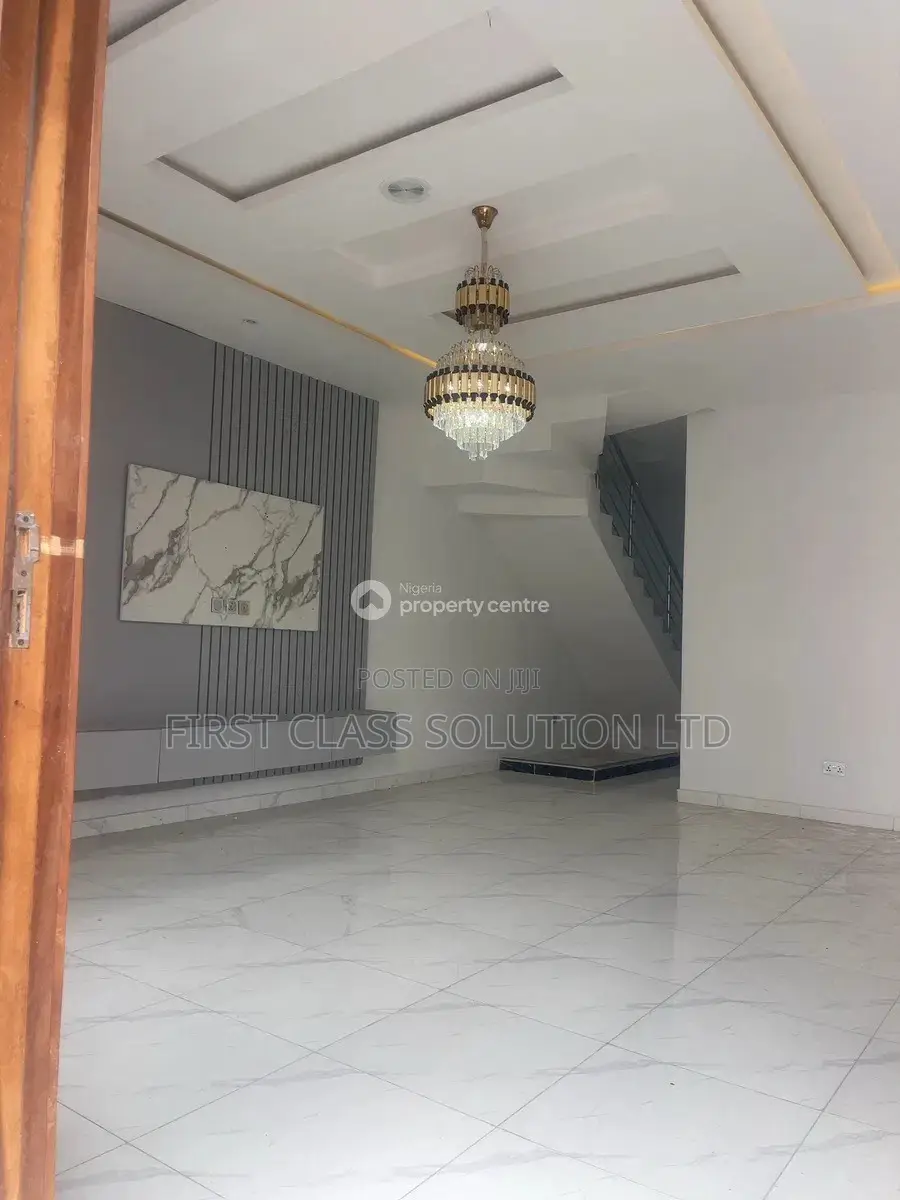 4bdrm Duplex in Ikota Villa Estate for sale in Ikota