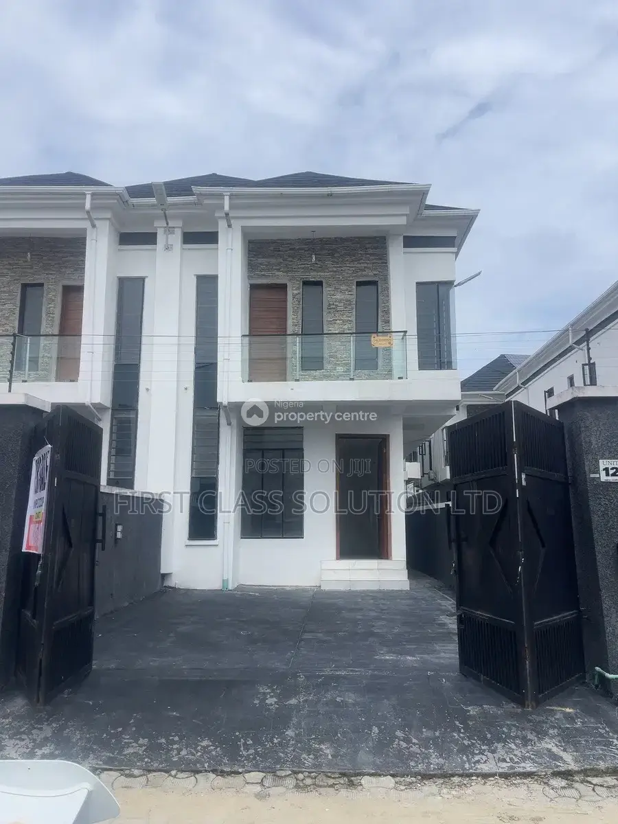 4bdrm Duplex in Ikota Villa Estate for sale in Ikota