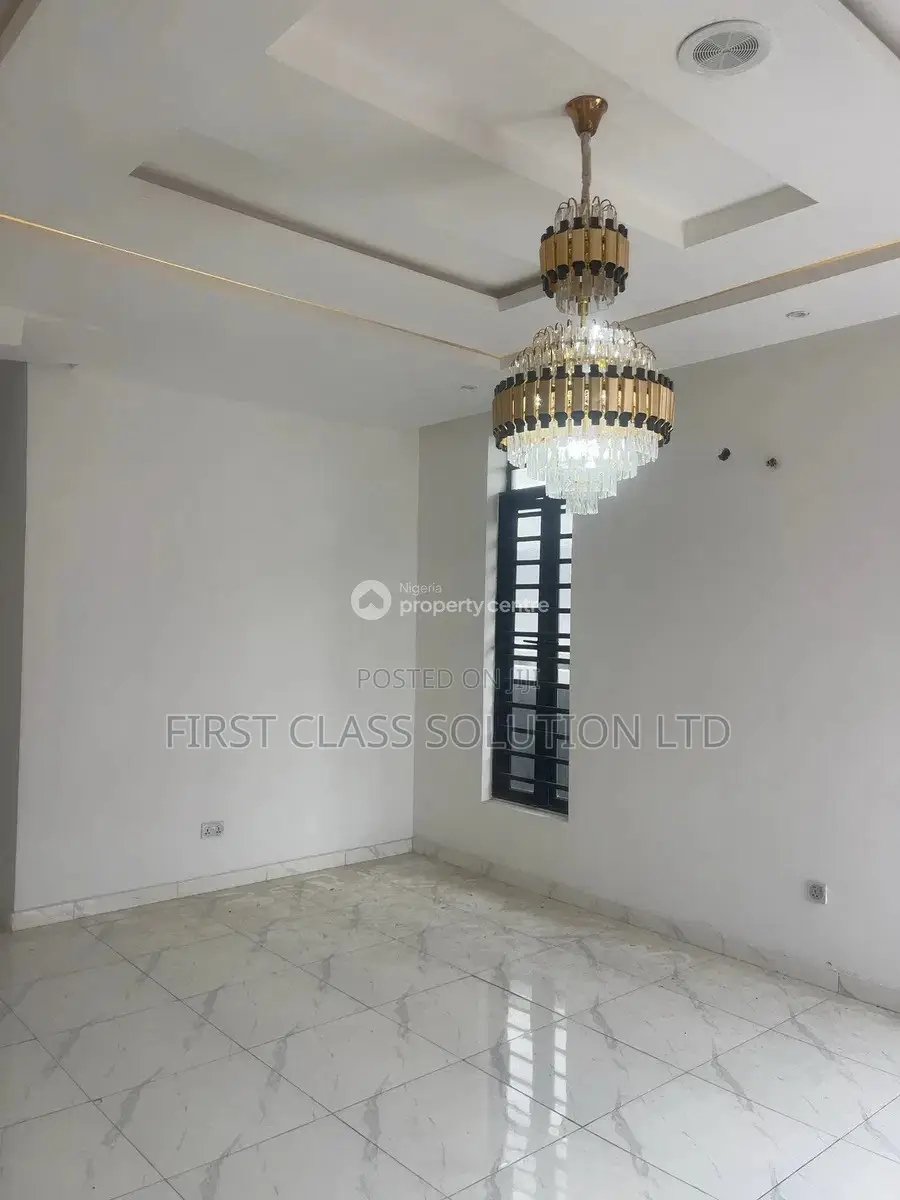 4bdrm Duplex in Ikota Villa Estate for sale in Ikota