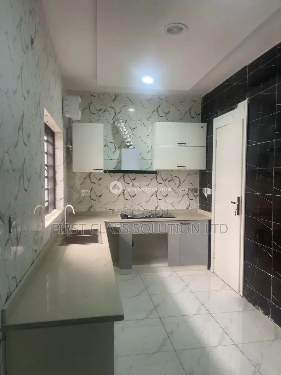 4bdrm Duplex in Ikota Villa Estate for sale in Ikota