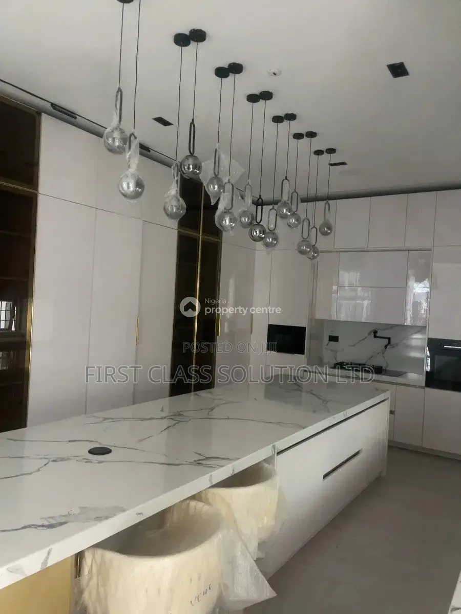6bdrm Duplex in Lekki Phase 1 for sale in Lekki Phase 1