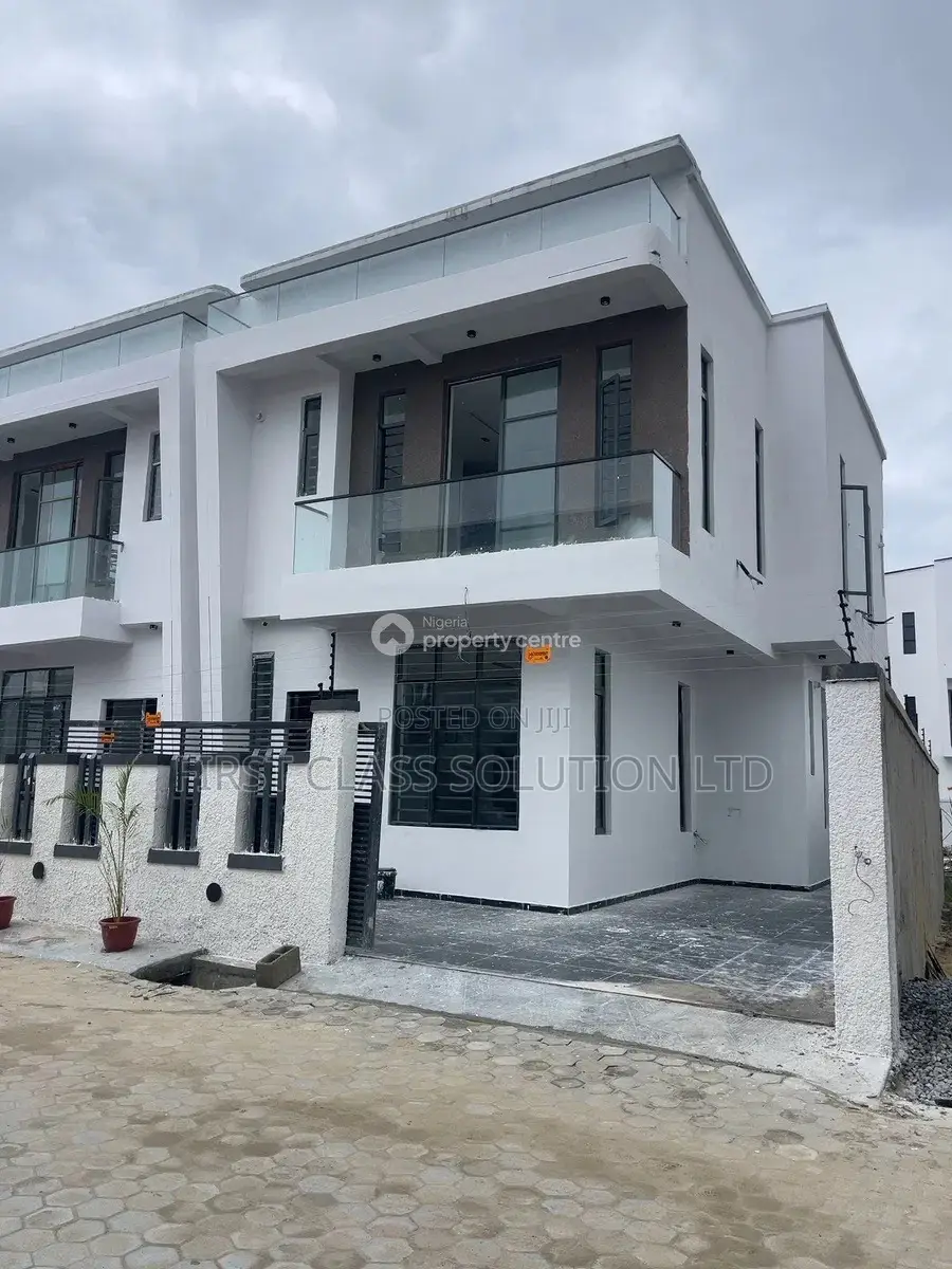 4bdrm Duplex in Ikota Villa Estate for sale in Ikota