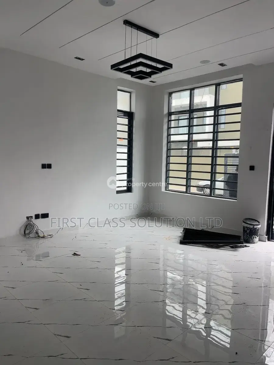 4bdrm Duplex in Ikota Villa Estate for sale in Ikota