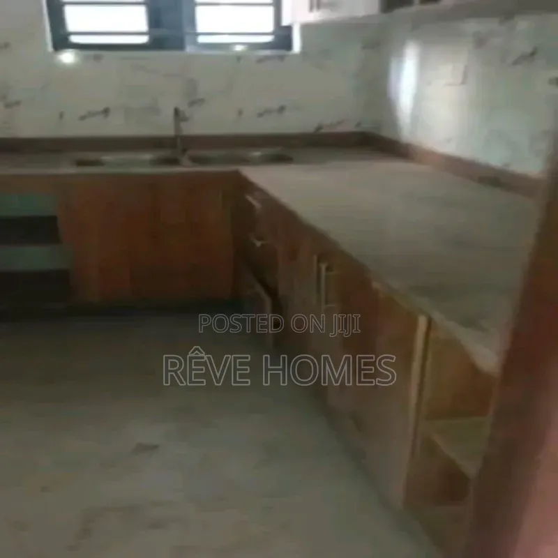 Mini Flat in Adekunle for rent in Adekunle
