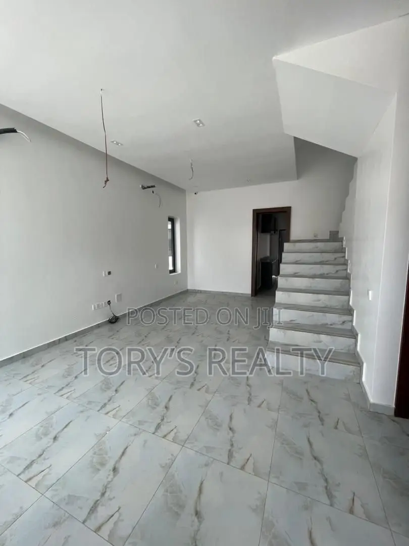 3bdrm Duplex in Lekki Phase 1 for rent in Lekki Phase 1