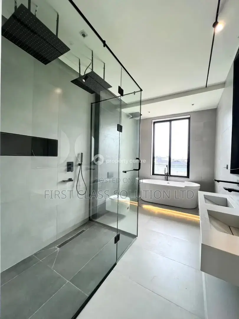 5bdrm Duplex in Lekki Phase 1, for sale in Lekki Phase 1
