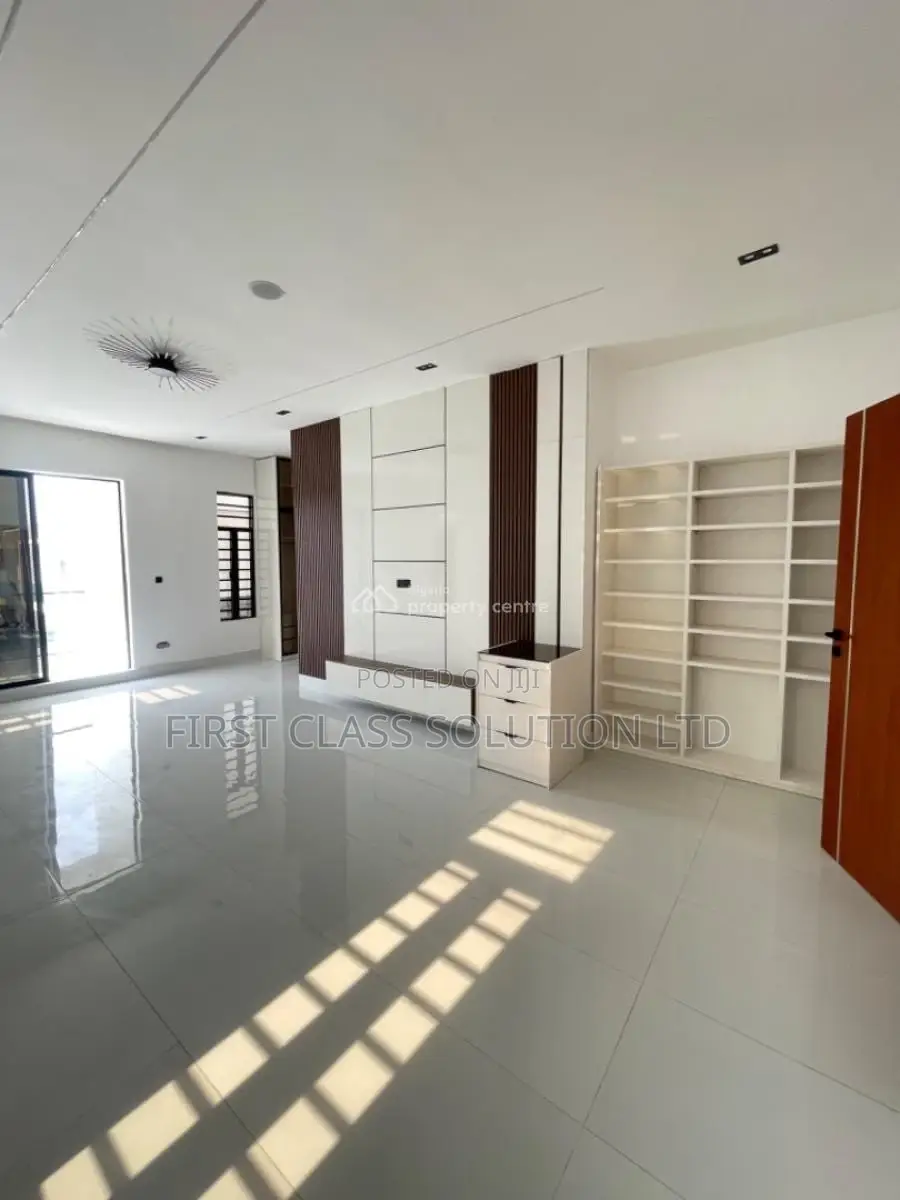 4bdrm Duplex in Thomas Estate for sale in Thomas Estate