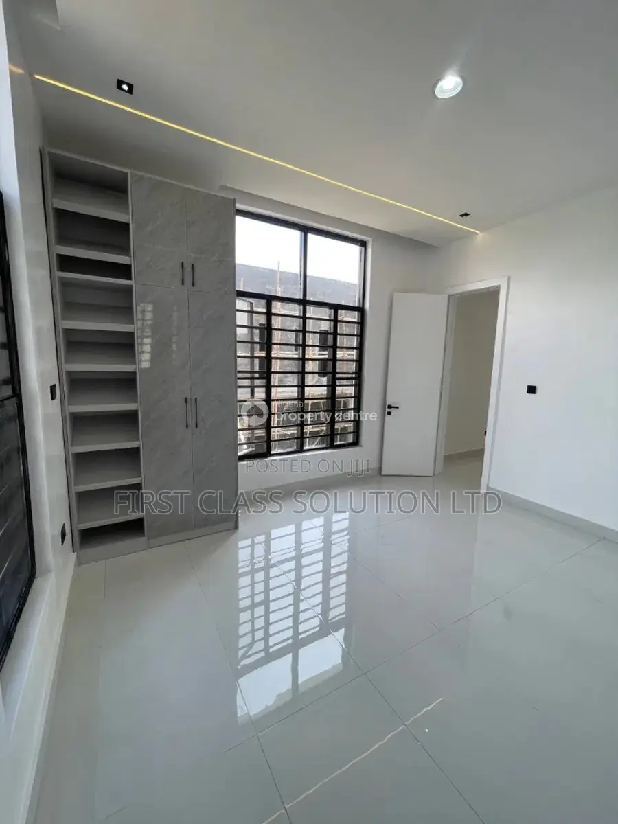 5bdrm Duplex in Orchid, Lekki Phase for sale in Lekki Phase 2