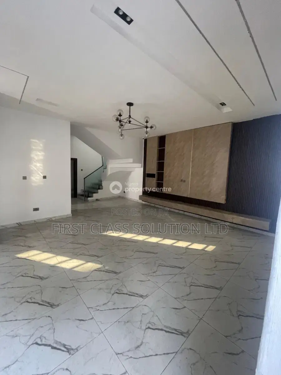 4bdrm Duplex in Royal Pine Estate, for sale in Lekki Expressway