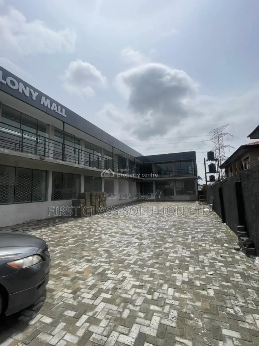 Big and Spacious Shop in Thomas Estate