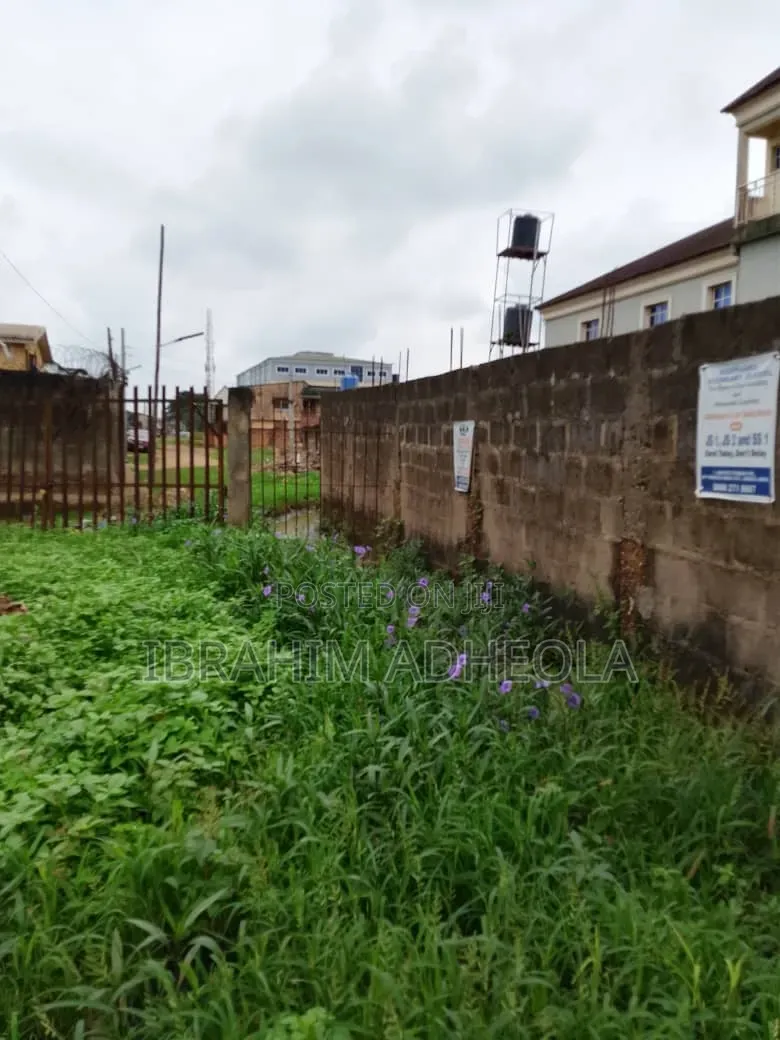 206sqm of Land Fenced and Gated With Good Proximity to the Major Road. in Idimu