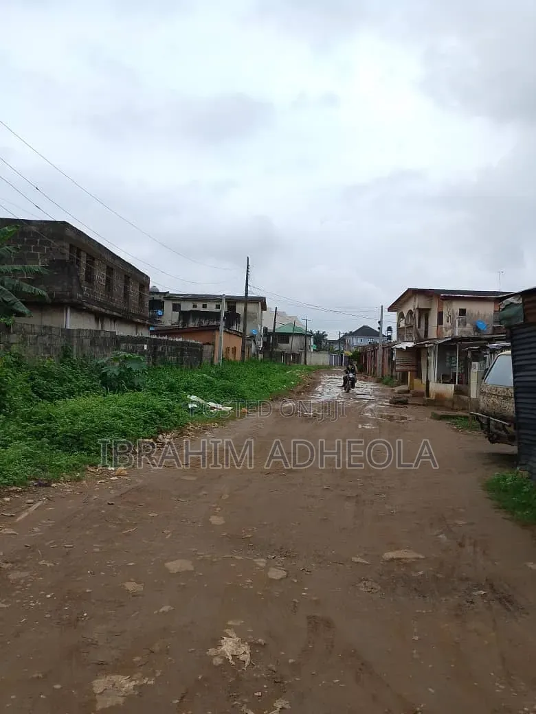 206sqm of Land Fenced and Gated With Good Proximity to the Major Road. in Idimu