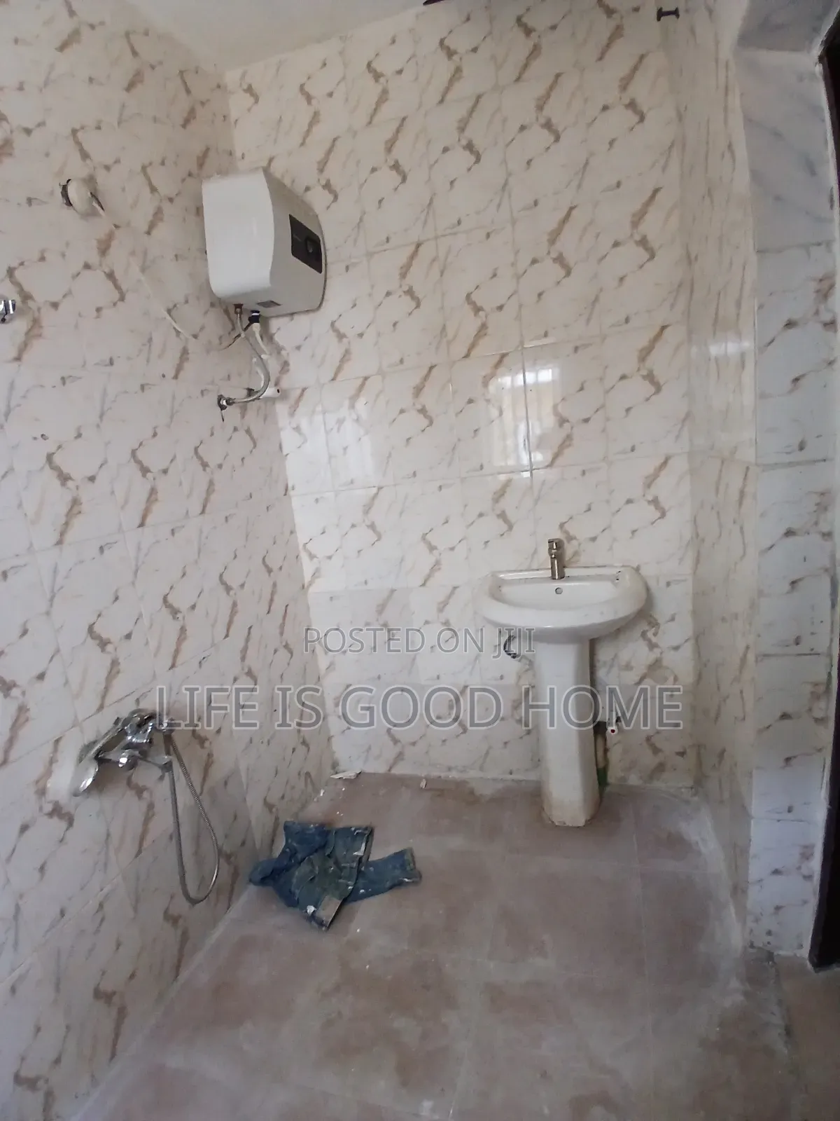 1bdrm Shared Apartment in Atlantic  Boulevard, Chevron for rent in Chevron