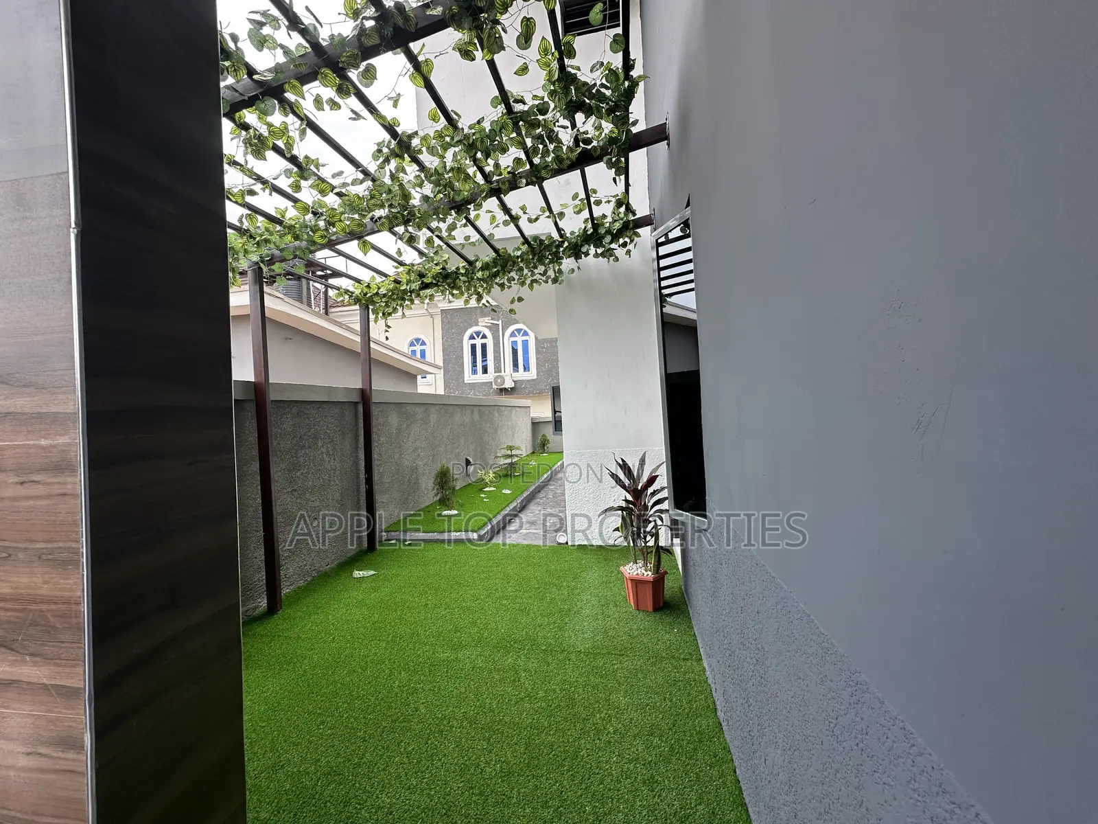 4bdrm Duplex in Wtc, Enugu for sale in Enugu