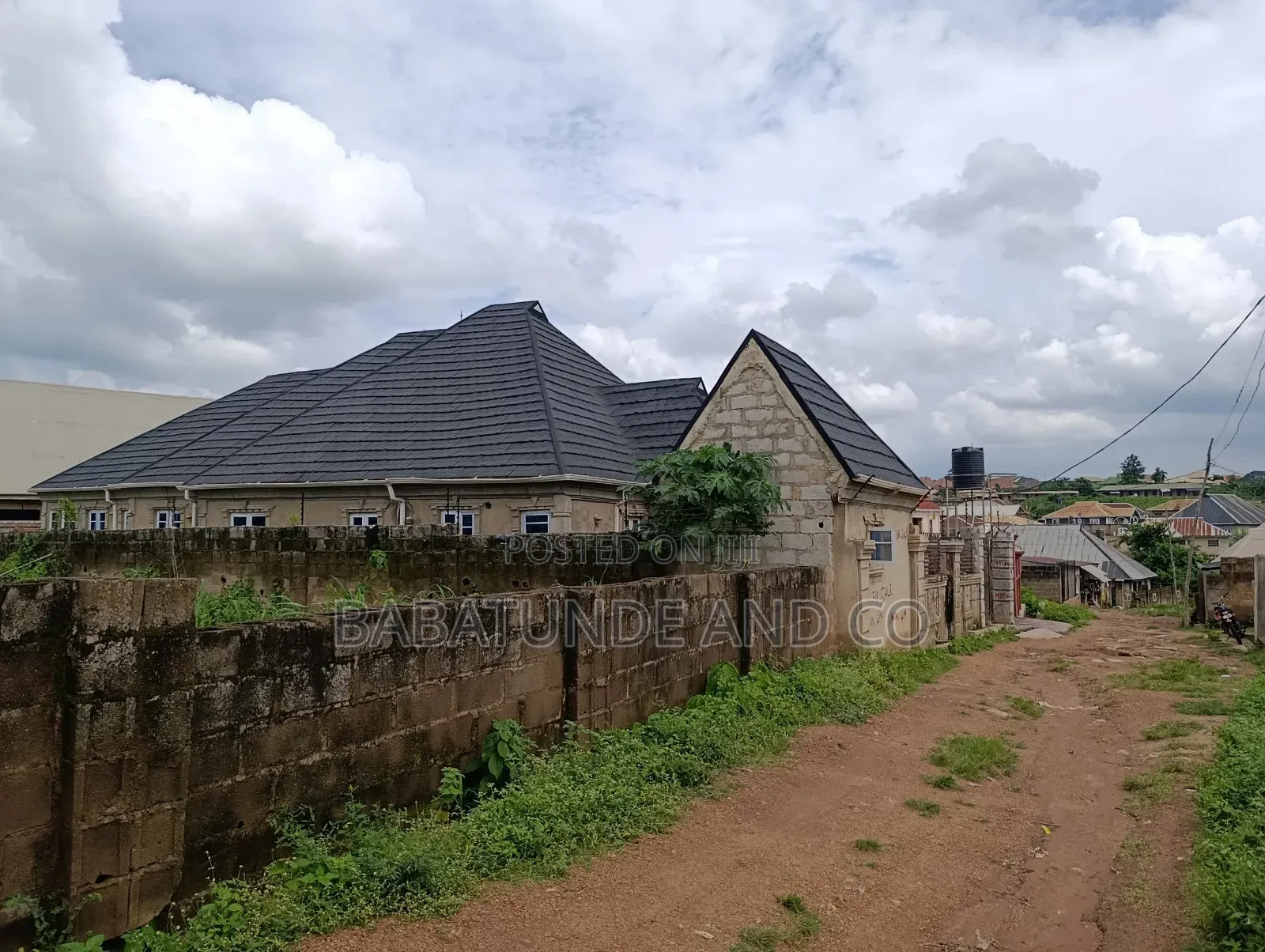 4bdrm House in Igbaro-Ola, Arulogun for sale in Ojoo
