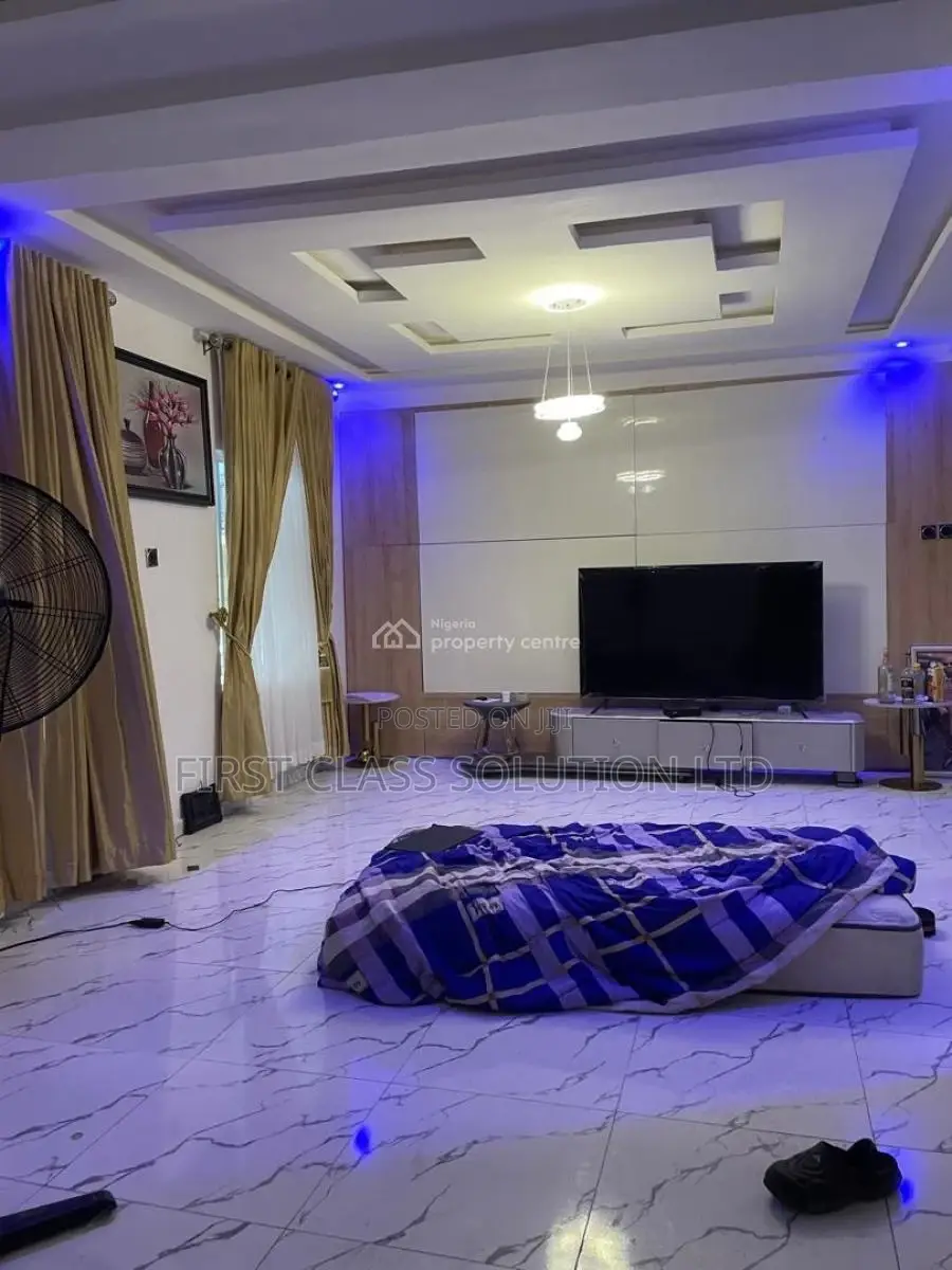 Furnished 4bdrm Duplex in Paradise Estate, for sale in Chevron