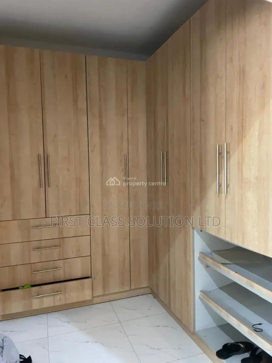 Furnished 4bdrm Duplex in Paradise Estate, for sale in Chevron
