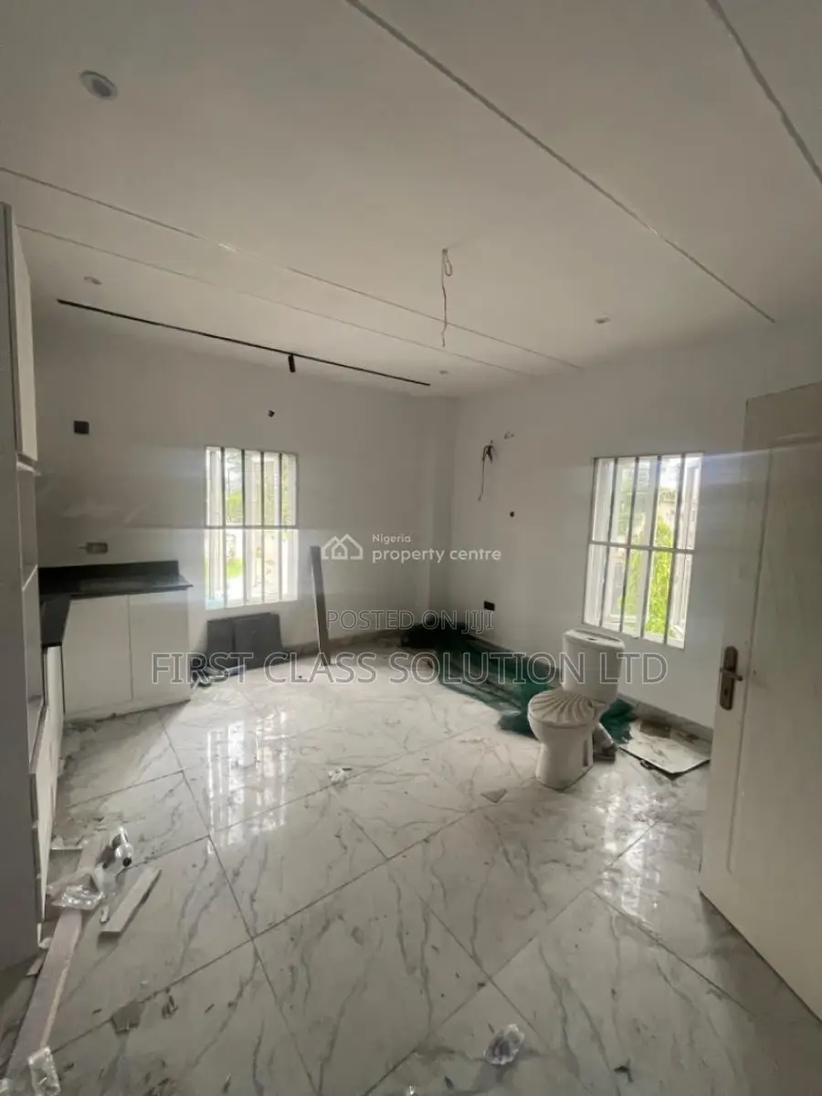 Studio Apartment in New Road Off Alpha for sale in Chevron