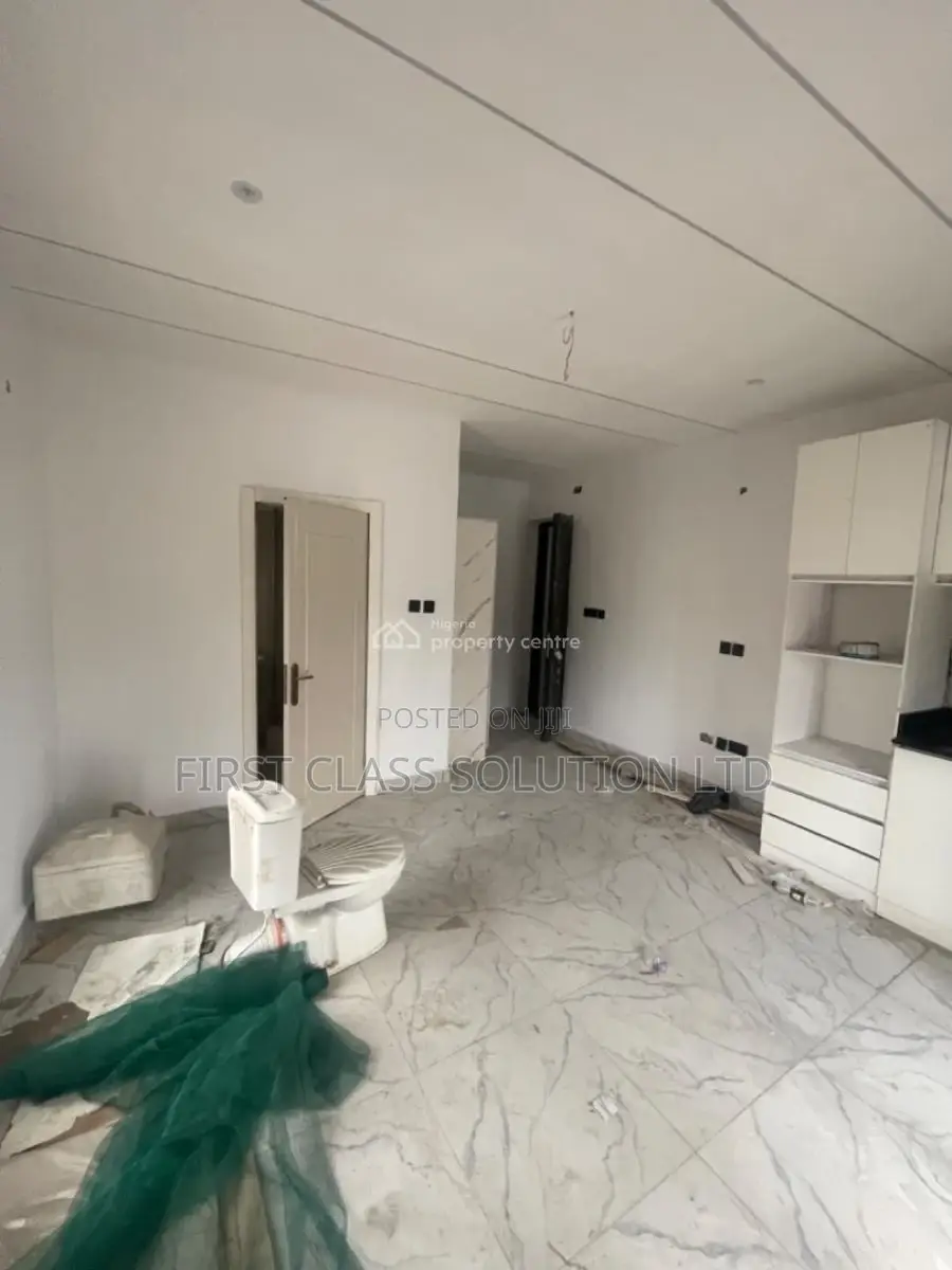 Studio Apartment in New Road Off Alpha for sale in Chevron